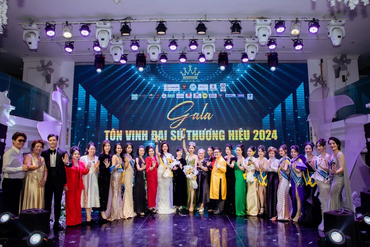 Gala Vinh Danh Đại Sứ Thương Hiệu 2024: Sự đồng hành sâu sát của doanh nghiệp Việt