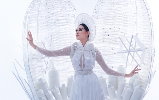 Khánh Vân hoàn thành suôn sẻ đêm thi trang phục dân tộc ở Hoa hậu Hoàn vũ