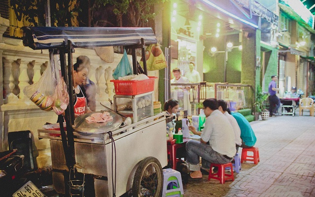 Ấm lòng với hủ tiếu gõ – Món ăn bình dị về đêm của người Sài Gòn