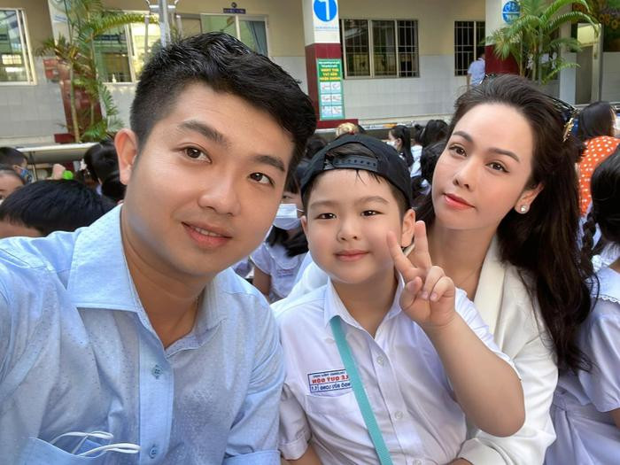 Nhật Kim Anh khoe ảnh hạnh phúc bên chồng cũ và con trai, netizen tích cực 'đẩy thuyền' chuyện tái hợp Ảnh 5