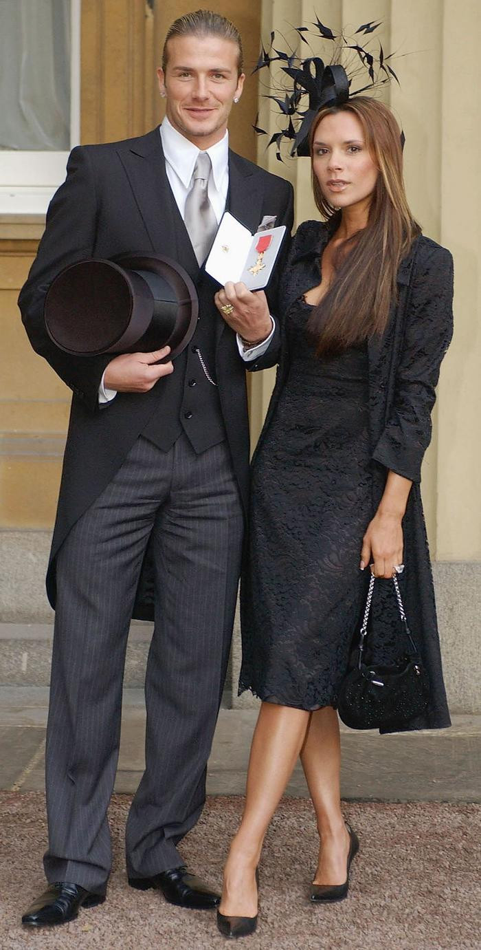 Thời trang sánh đôi David - Victoria Beckham: 24 năm đồng điệu từng khung hình Ảnh 8