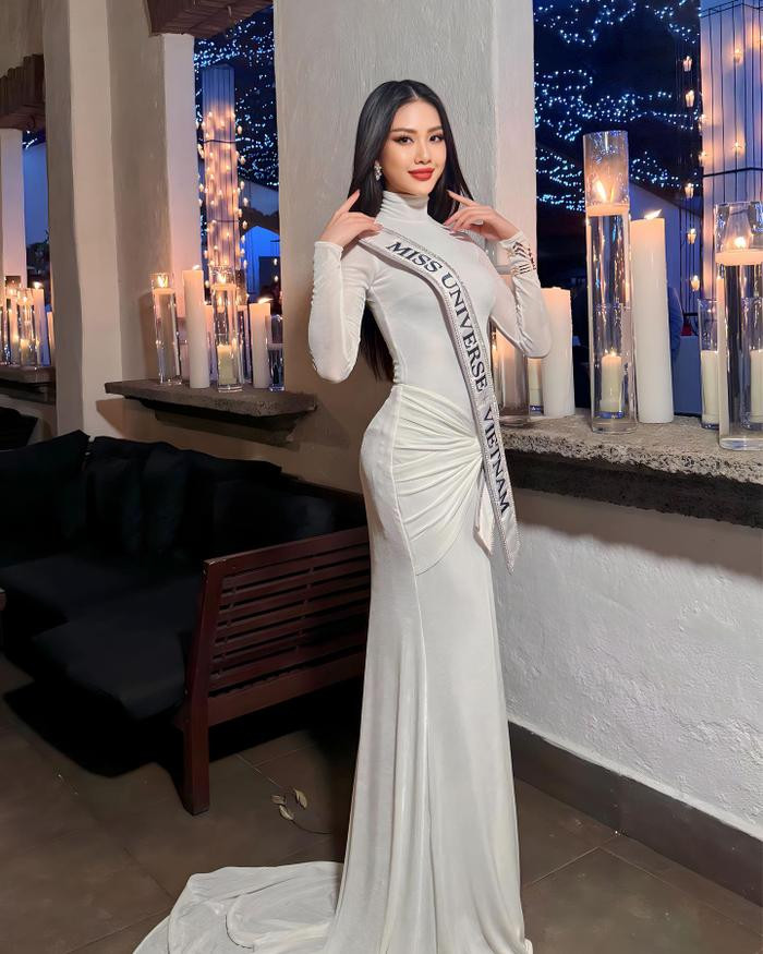 3 bộ váy màu trắng đẹp từng centimet mà Bùi Quỳnh Hoa diện tại Miss Universe: Chất quá chất Ảnh 3