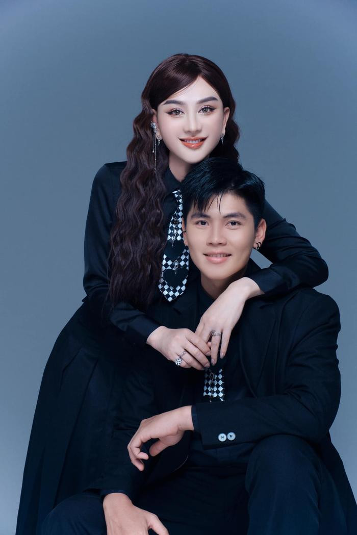 Lâm Khánh Chi e ấp bên trợ lý kém 21 tuổi, lộ 1 chi tiết khiến netizen giục 'ra giêng cưới luôn' Ảnh 1