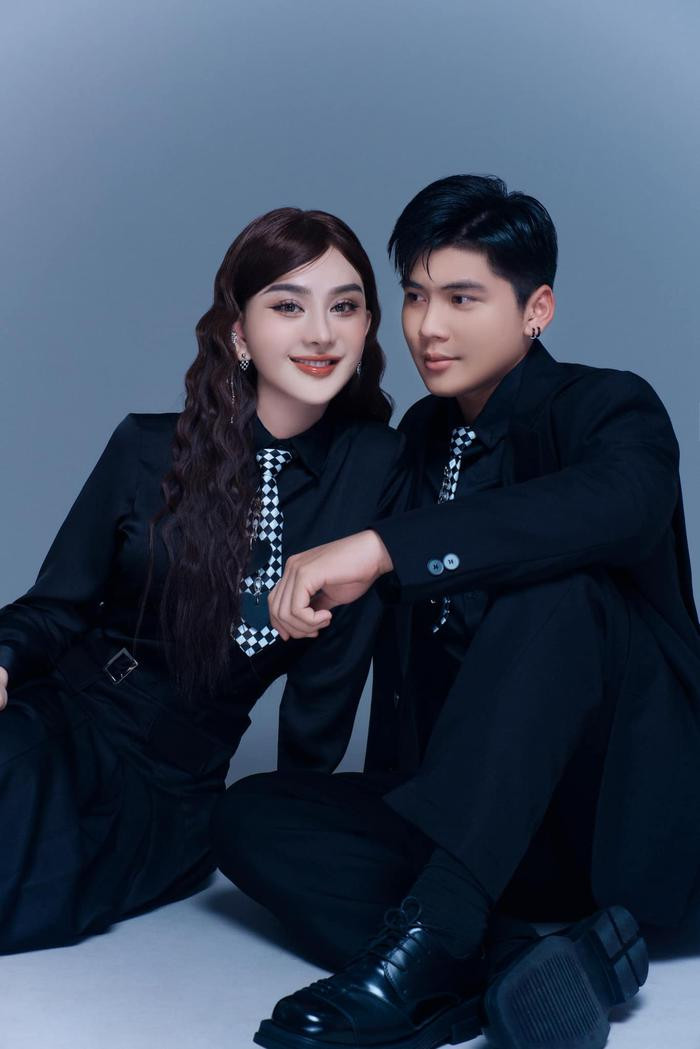 Lâm Khánh Chi e ấp bên trợ lý kém 21 tuổi, lộ 1 chi tiết khiến netizen giục 'ra giêng cưới luôn' Ảnh 2