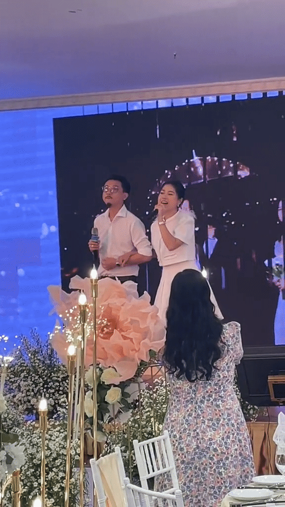 Lâm Vỹ Dạ cùng chồng hát đám cưới, dân mạng trầm trồ: 'Dạo này đắt show quá!' Ảnh 1