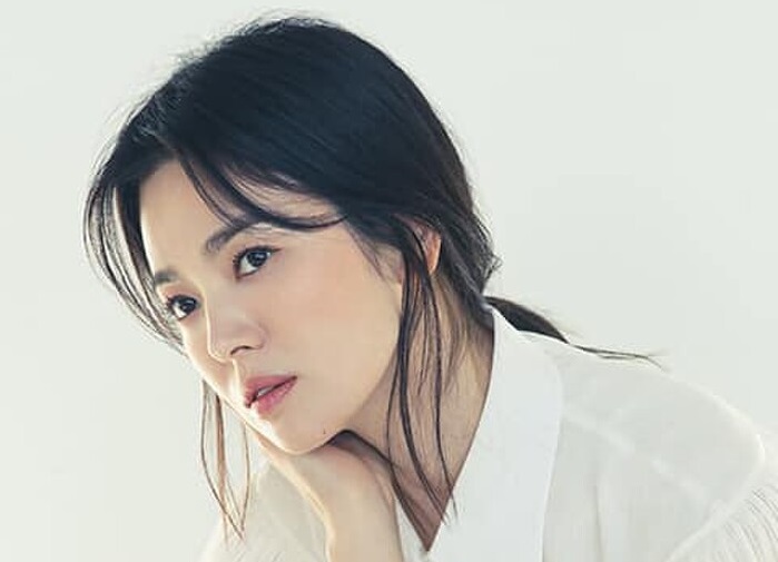 Bộ ảnh thời trang vừa ngầu vừa sang của Song Hye Kyo khiến các fan say mê